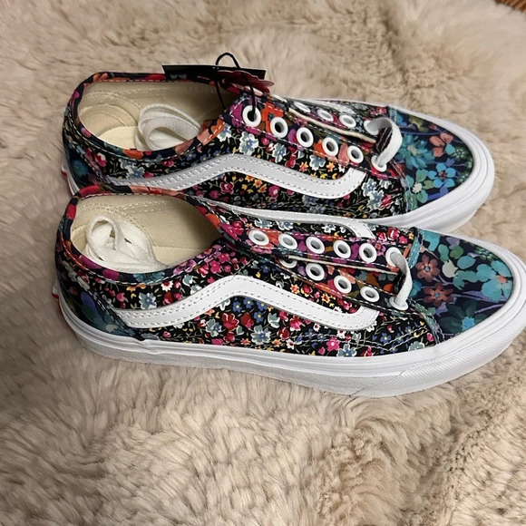 NWT VANS Old Skool Tapered Floral Sneakers - Picture 2 of 8